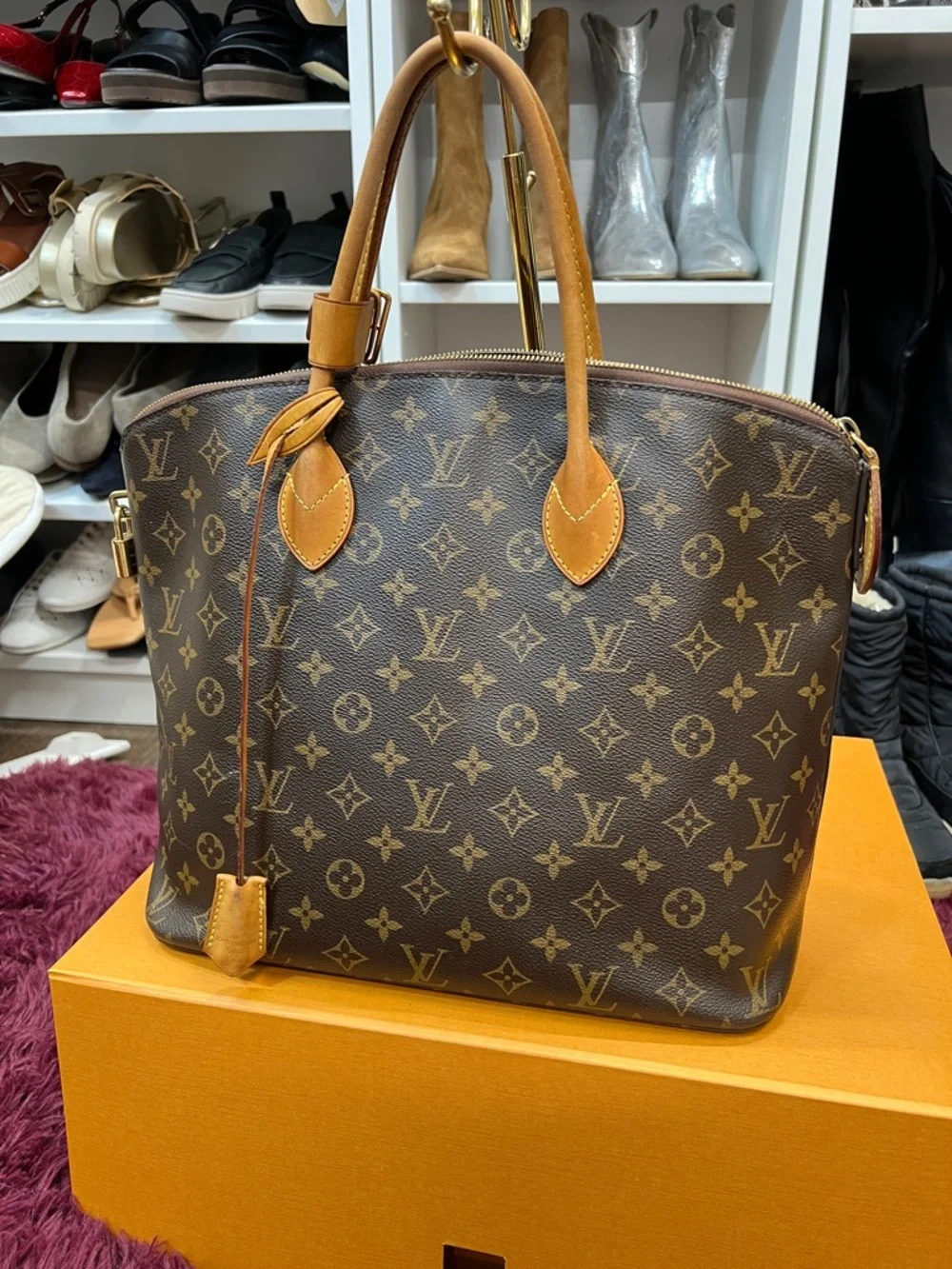 ๐ฅ๐ฅ Louis Vuitton Lockit Bag with leather interior and COA - Picture 3 of 17